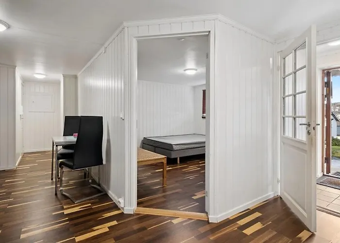 Apartment Enebolig Med 5 Soverom Lii